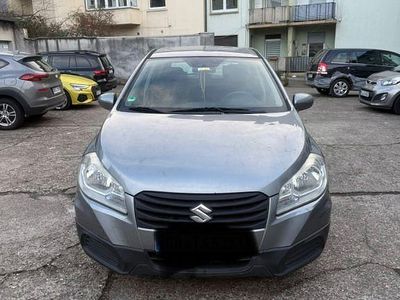 Grau Gebraucht 2015 Suzuki SX4 S-Cross Comfort Limousine | 8.000 € (Superpreis)