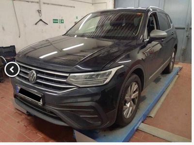 Gebraucht VW Tiguan Allspace Life 150 PS (110 kW) 2022 Schwarz SUV
