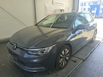 Gebraucht VW Golf VIII Move 150 PS (110 kW) 2023 Grau Limousine