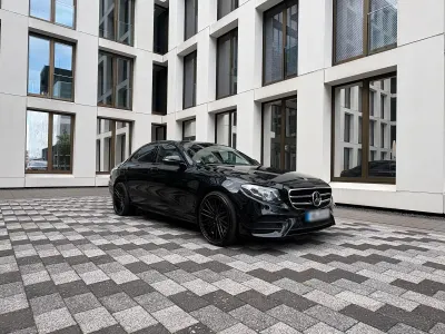 Gebraucht Mercedes E300 306 PS (225 kW) 2019 Schwarz Limousine