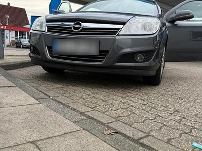 Gebraucht Opel Astra 116 PS (85 kW) 2010 Grau Kombi