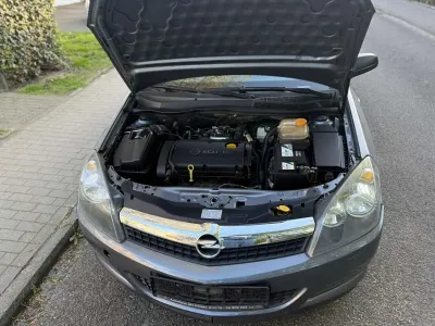 Gebraucht Opel Astra Cosmo 140 PS (102 kW) 2007 Grau Limousine