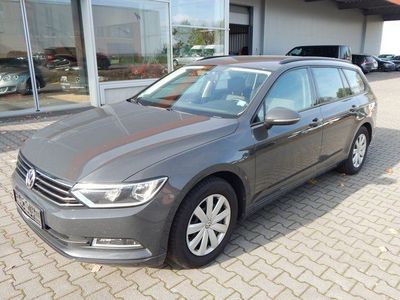 Gebraucht VW Passat Trendline 120 PS (88 kW) 2015 Grau Kombi