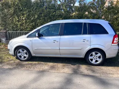 Brugt Opel Zafira Family 125 HK (91 kW) 2010 Sølv MPV