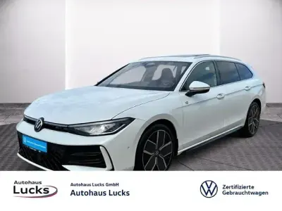 Gebraucht VW Passat R-line 150 PS (110 kW) 2025 Oryxweiß Kombi