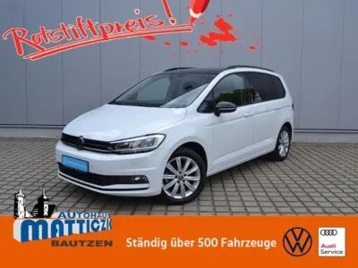 Gebraucht VW Touran Highline 150 PS (110 kW) 2024 Weiß Van / Kleinbus