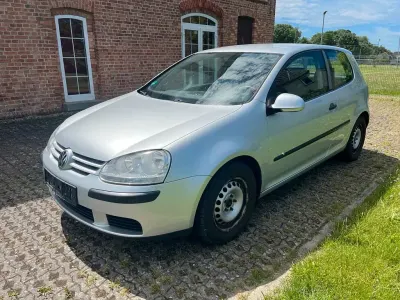 Gebraucht VW Golf IV Trendline 75 PS (55 kW) 2005 Silber Limousine