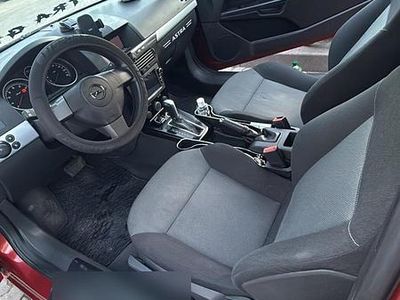 Second-hand Opel Astra GTC 125 CP (91 kW) 2006 Roșu Coupe