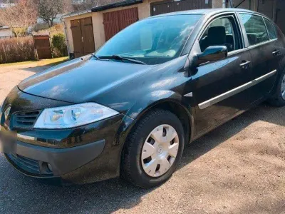 Używany Renault Mégane 112 KM (82 kW) 2007 Czarny Sedan/Limuzyna