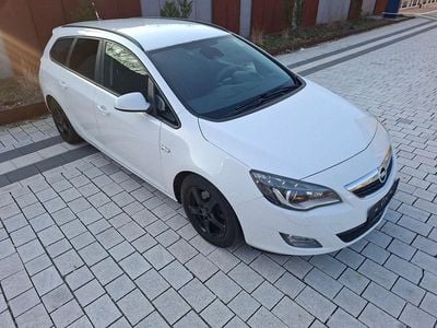 Gebraucht Opel Astra 160 PS (117 kW) 2011 Weiß Kombi