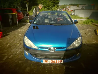 Gebraucht Peugeot 206 CC Platinum 109 PS (80 kW) 2002 Farbe blau recife/metalliclac Cabrio