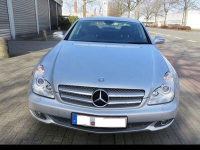 Silber Gebraucht 2008 Mercedes CLS320 Limousine | 3.500 €