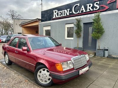 Rot Gebraucht 1992 Mercedes E230 Limousine | 7.990 €