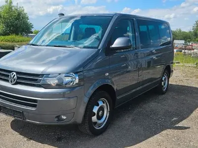 Gebraucht VW Multivan Startline 140 PS (102 kW) 2013 Grau Van / Kleinbus