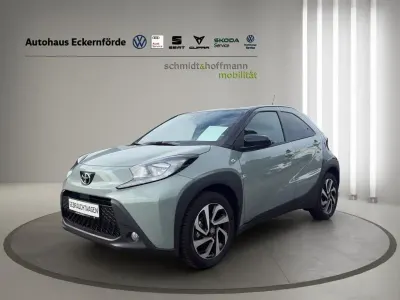 Gebraucht Toyota Aygo X 72 PS (52 kW) 2025 Urban khaki SUV