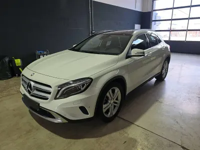 Gebraucht Mercedes GLA200 Urban 156 PS (114 kW) 2015 Weiß SUV