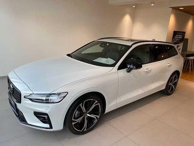 Gebraucht Volvo V60 145 PS (106 kW) 2024 Kombi