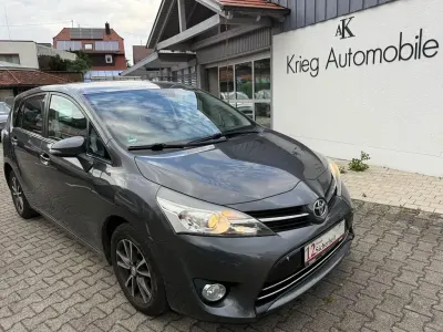 Gebraucht Toyota Verso Skyview Edition 111 PS (81 kW) 2014 Grau Van / Kleinbus
