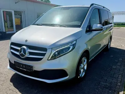 Używany Mercedes V220 Edition 163 KM (119 kW) 2023 Srebrny Minivan