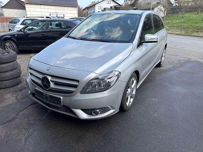 Gebraucht Mercedes B180 109 PS (80 kW) 2013 Silber Van / Kleinbus