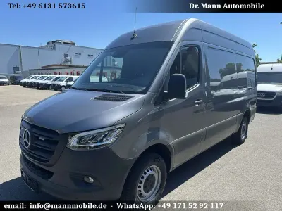 Gebraucht Mercedes Sprinter 190 PS (139 kW) 2023 Selenitgrau Van