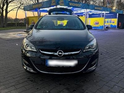 Gebraucht Opel Astra 130 PS (95 kW) 2013 Schwarz Kombi