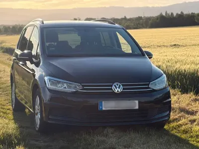 Gebraucht VW Touran Comfortline 150 PS (110 kW) 2020 Schwarz Van / Kleinbus