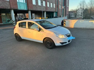 Gebraucht Opel Corsa 69 PS (50 kW) 2007 Weiß Kleinwagen