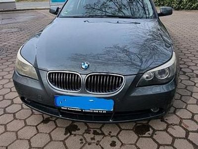 Begagnad BMW 523 Advantage 175 HK (128 kW) 2005 Grå Kombi