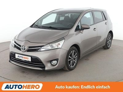 Second-hand Toyota Verso Skyview Edition 112 CP (82 kW) 2015 Argintiu Monovolum