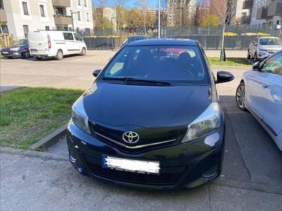 Second-hand Toyota Yaris Multidrive S 99 CP (72 kW) 2011 Negru Hatchback