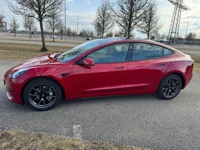 Gebraucht Tesla Model 3 RWD 208 kW (283 PS) 2022 Rot Limousine