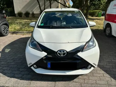 Gebraucht Toyota Aygo X-play 72 PS (52 kW) 2017 Weiß Kleinwagen