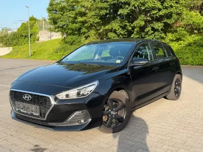 Gebraucht Hyundai i30 Trend 136 PS (100 kW) 2019 Schwarz Kleinwagen