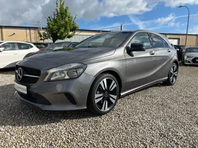 Gebraucht Mercedes A200 Urban 156 PS (114 kW) 2017 Grau Limousine