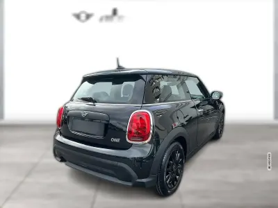 Gebraucht Mini ONE Hatch 102 PS (75 kW) 2022 Schwarz metallic Kleinwagen