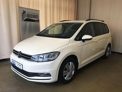 Gebraucht VW Touran 150 PS (110 kW) 2024 Hellelfenbein Van / Kleinbus
