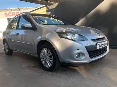 Gebraucht Renault Clio GrandTour Dynamique 75 PS (55 kW) 2011 Silber Kombi