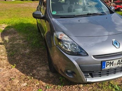 Gebraucht Renault Clio IV 88 PS (64 kW) 2012 Grau Limousine