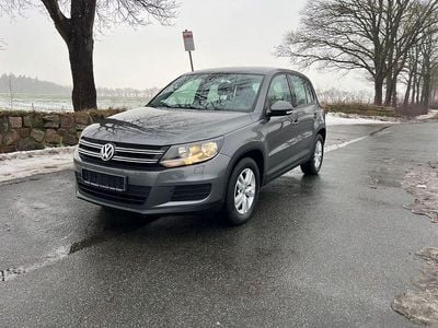 Gebraucht VW Tiguan Trendline 122 PS (89 kW) 2014 Grau SUV