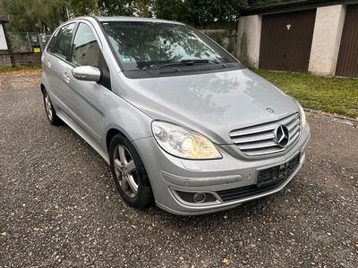 Mercedes B200