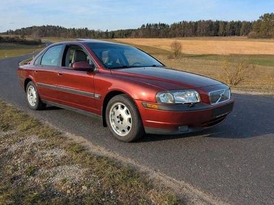 Begagnad Volvo S80 170 HK (125 kW) 2001 Röd Sedan