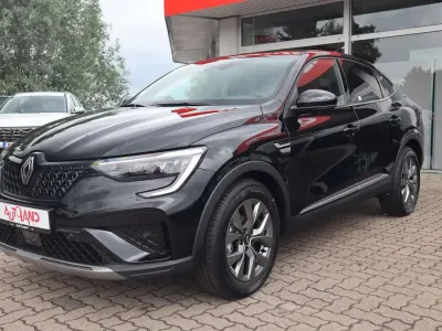 Neu Renault Arkana 140 PS (102 kW) 2026 Blackpearlmet. SUV