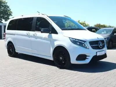 Gebraucht Mercedes V220 AMG 245 PS (180 kW) 2023 Weiß Van / Kleinbus