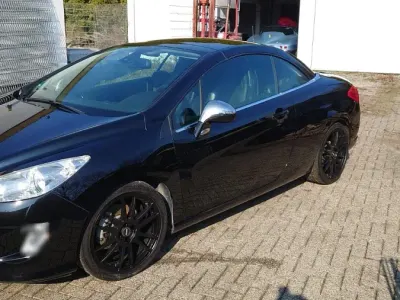 Gebraucht Peugeot 308 CC Platinum 140 PS (102 kW) 2011 Schwarz Cabrio