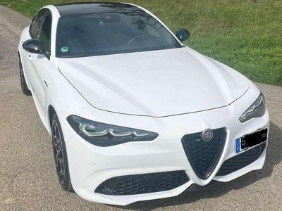 Weiß Gebraucht 2023 Alfa Romeo Giulia Veloce Limousine | 35.500 € (Guter Preis)