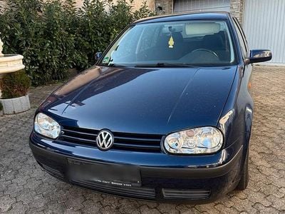 Blau Gebraucht 1999 VW Golf IV Kleinwagen | 3.950 € (Etwas zu teuer)
