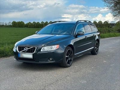 Usado Volvo V70 Pro 136 HP (100 kW) 2013 Cinzento Carrinha