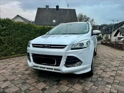 Gebraucht Ford Kuga Individual 179 PS (131 kW) 2016 Weiß SUV