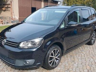 Second-hand VW Touran Comfortline 140 CP (102 kW) 2013 Negru Monovolum